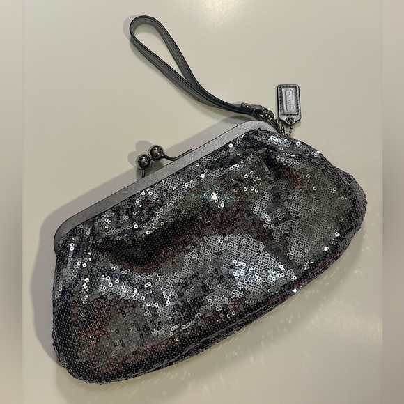 COACH Silver Sequin Wristlet with lavender interior Stunning shine! - Picture 3 of 10